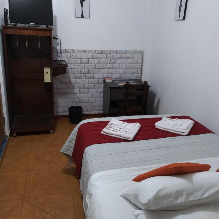 Hospedaje Tres Cruces - Habitación Doble con baño privado - 3