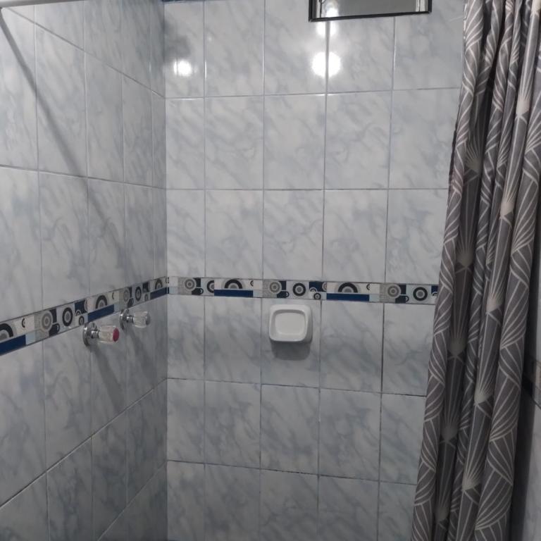 Hospedaje Tres Cruces - Habitación Doble con baño privado - 8