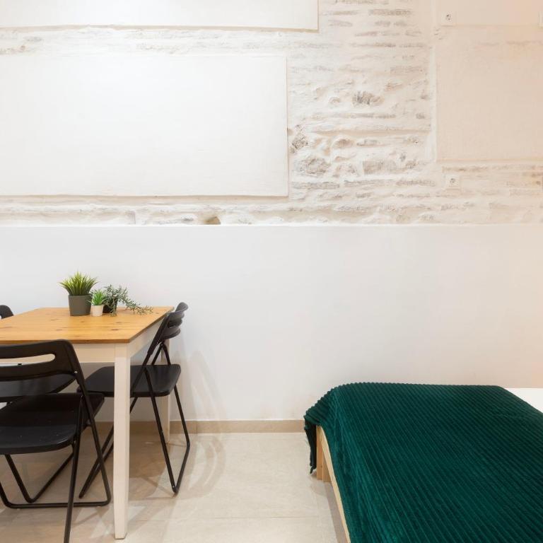 Cervantes Suites OnlyMalaga - Habitación Doble con baño privado - 31
