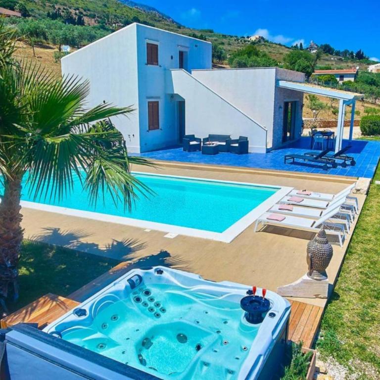 VILLA ANANDA - Villa con Piscina Privata - 2