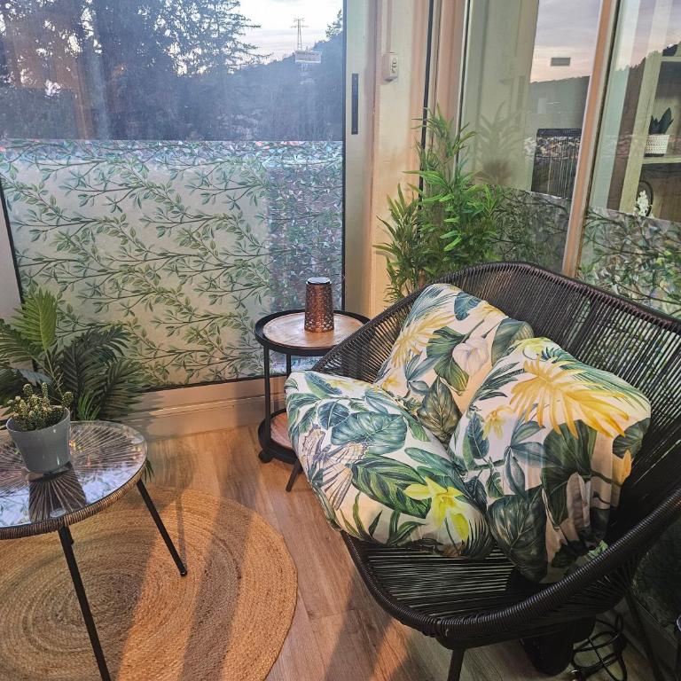 Idéal long séjour, Souvenirs de Provence,T2 classé, vue sur les montagnes, toutes commodités! - Appartement 1 Chambre - 38