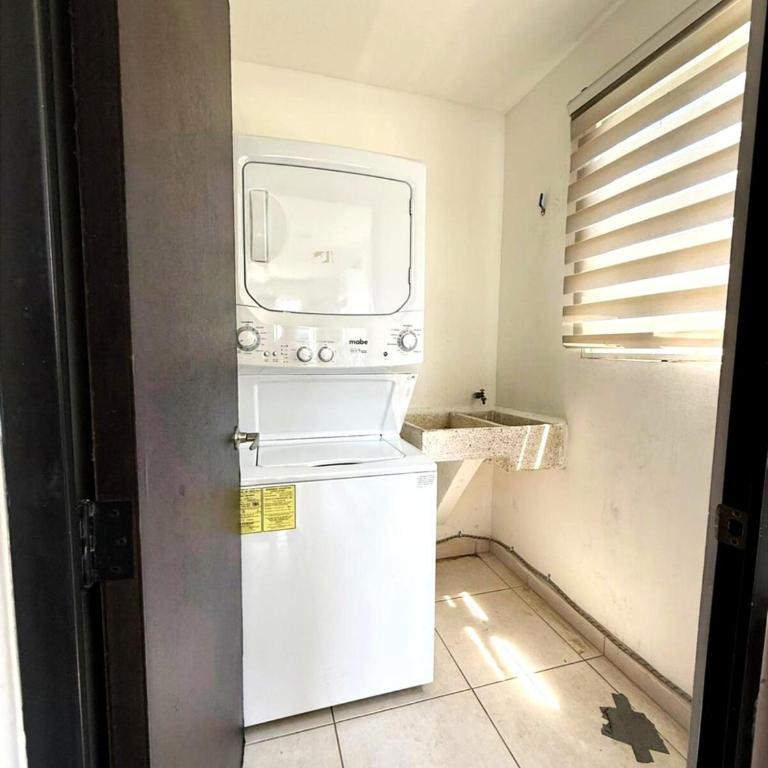 Departamento Moderno Negr0 Caramel 3 Min Malecón - Three-Bedroom Apartment - 12