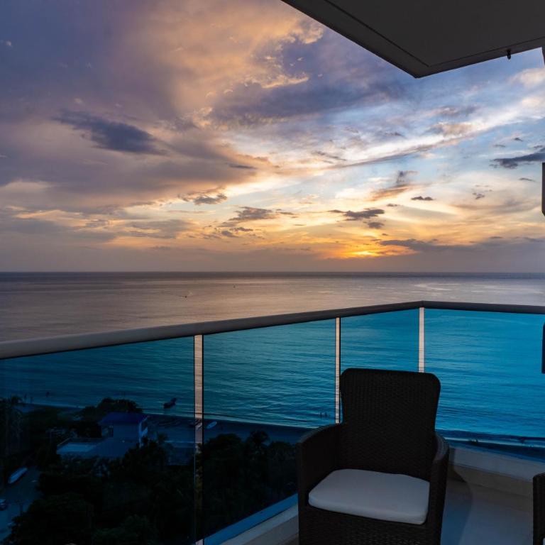Apto con Vista al Mar, Piscinas, jacuzzis y club de playa en Reserva del Mar - Apartment - 1