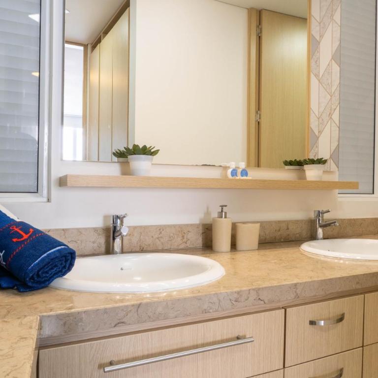 Apto con Vista al Mar, Piscinas, jacuzzis y club de playa en Reserva del Mar - Apartment - 18