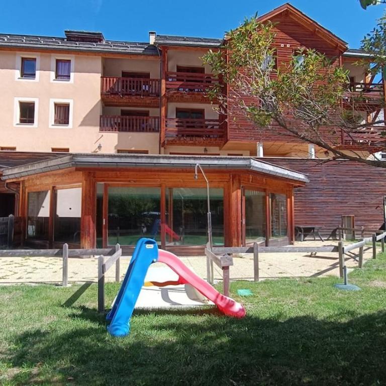 Appartement T2 neuf plein centre village - Appartement 1 Chambre avec Balcon et Vue sur les Montagnes - 9