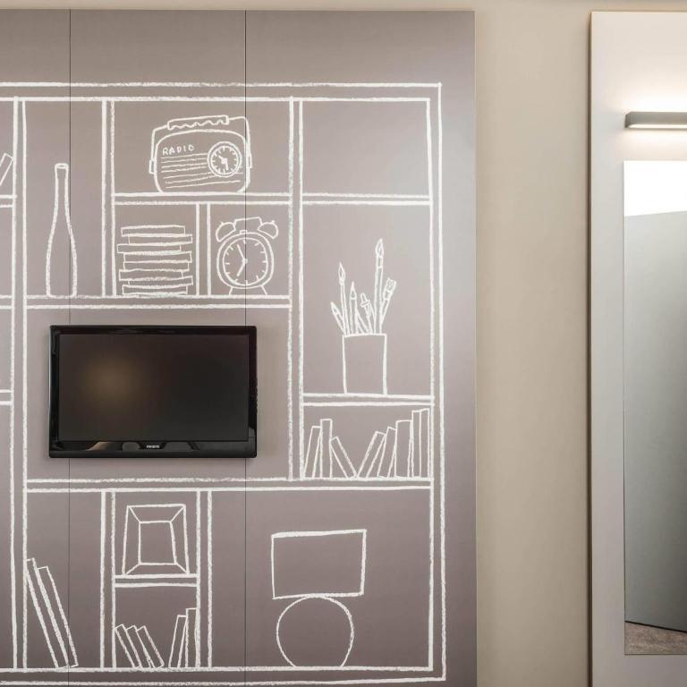 ibis Paris Place d’Italie 13ème - Chambre Supérieure avec 1 Lit Double et 1 Lit Simple - 6
