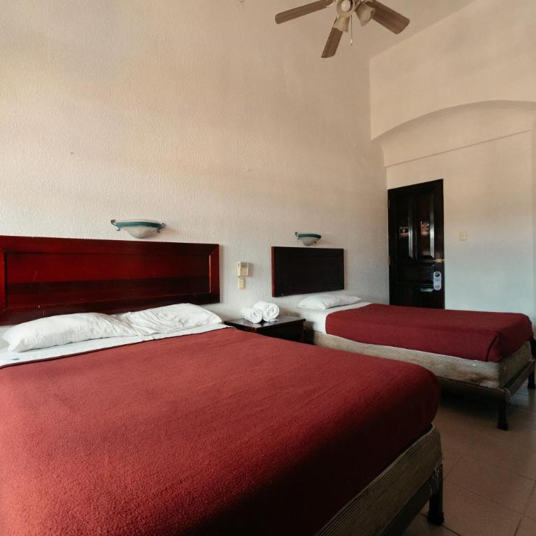 Hotel Nueva Antequera - Basic Dreibettzimmer - 7