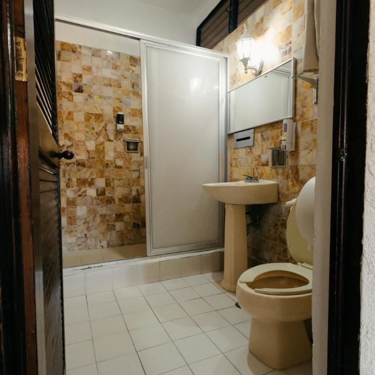 Hotel Nueva Antequera - Familiensuite mit Balkon - 10