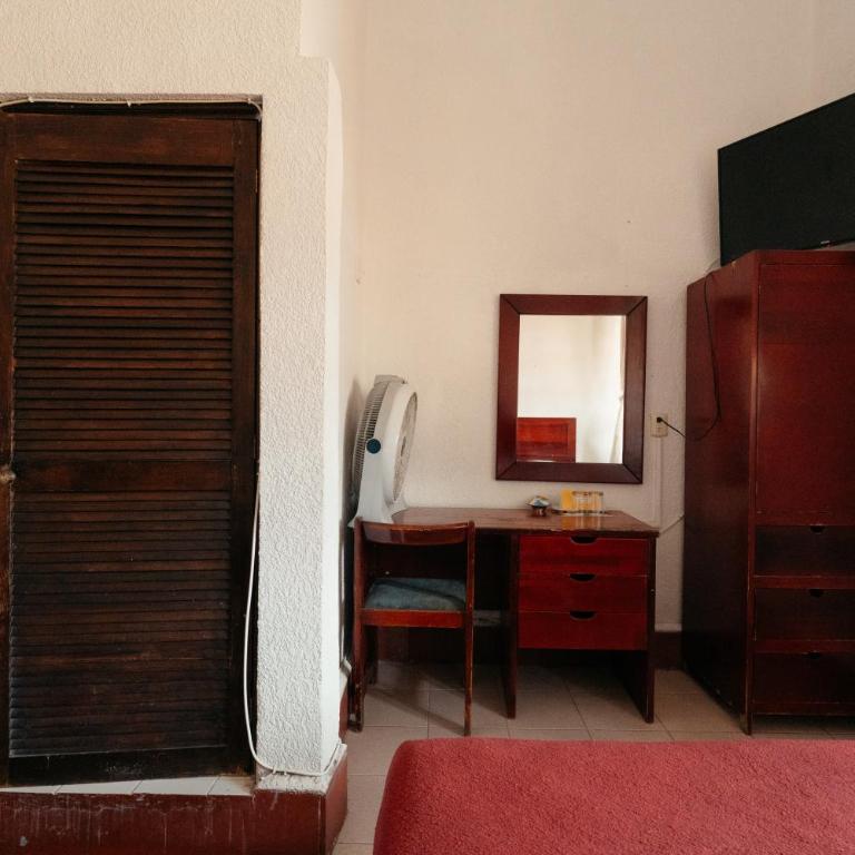 Hotel Nueva Antequera - Basic Dreibettzimmer - 16