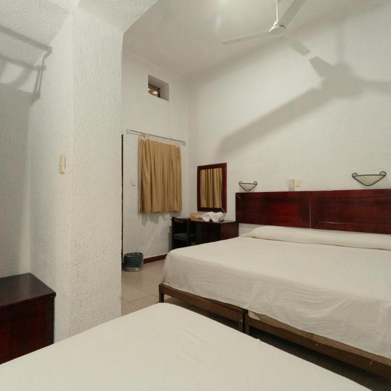 Hotel Nueva Antequera - Basic Dreibettzimmer - 23