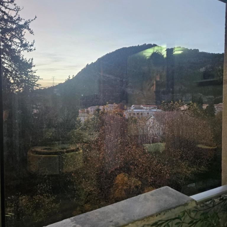 Idéal long séjour, Souvenirs de Provence,T2 classé, vue sur les montagnes, toutes commodités! - Appartement 1 Chambre - 41