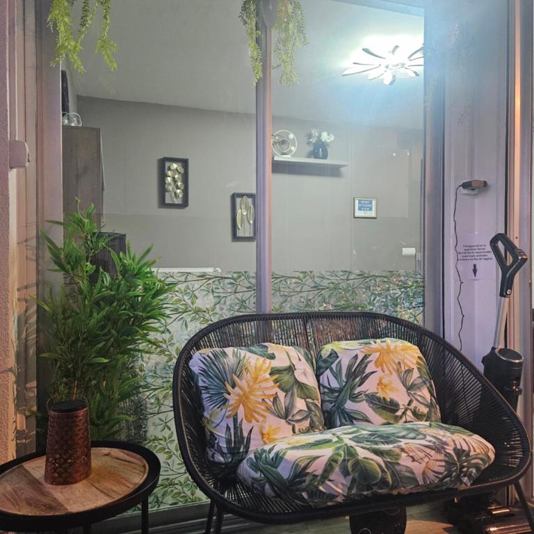Idéal long séjour, Souvenirs de Provence,T2 classé, vue sur les montagnes, toutes commodités! - Appartement 1 Chambre - 39