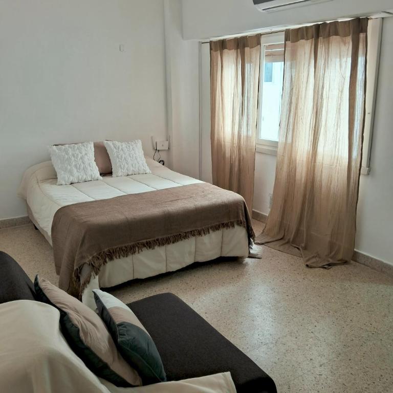 Monoambiente en Mar del Plata con cochera a metros de Plaza Colón - One-Bedroom Apartment - 3