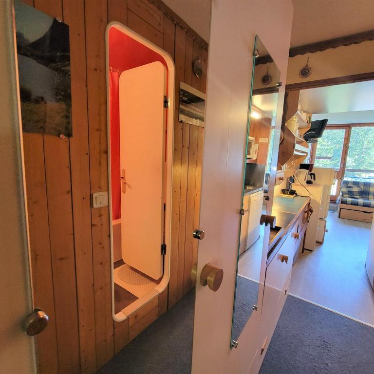 Studio ski aux pieds avec balcon et TV - FR-1-346-493 - Studio - 3