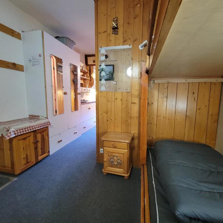 Studio ski aux pieds avec balcon et TV - FR-1-346-493 - Studio - 11