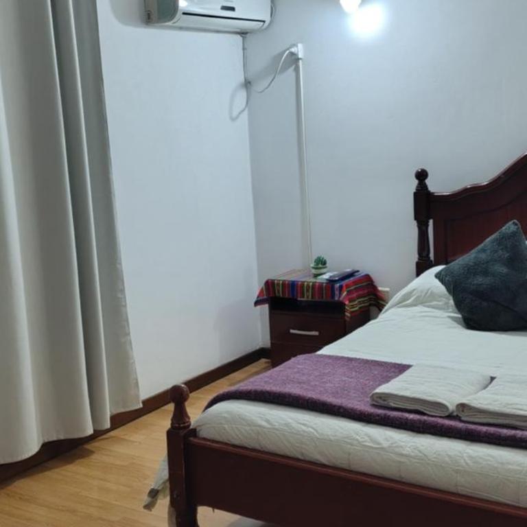 Hostal La Caleta - Classic Triple Room - 1