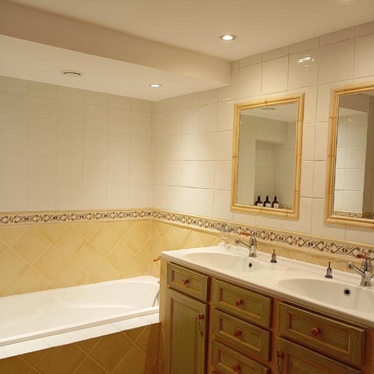 Bas de villa , coin détente extérieur et parking - Apartamento de 1 dormitorio - 10