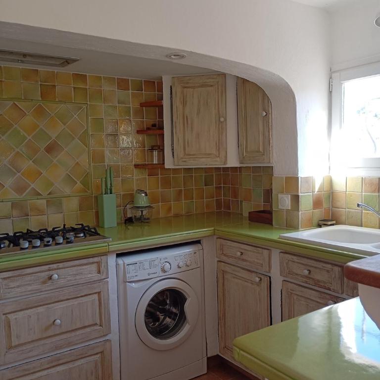 Bas de villa , coin détente extérieur et parking - Apartamento de 1 dormitorio - 14