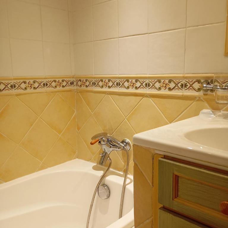 Bas de villa , coin détente extérieur et parking - Apartamento de 1 dormitorio - 20