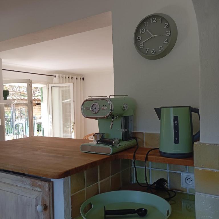 Bas de villa , coin détente extérieur et parking - Apartamento de 1 dormitorio - 8