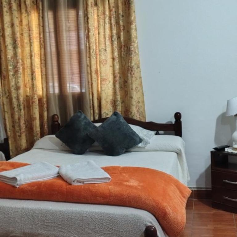 Hostal La Caleta - Triple Room with Bathroom - 2