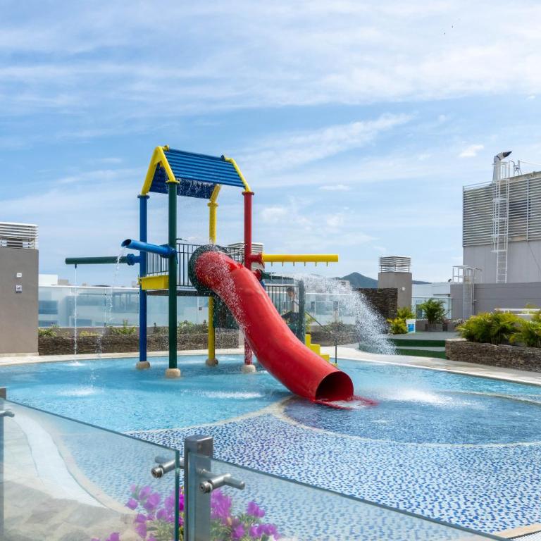 Apto con Vista al Mar, Piscinas, jacuzzis y club de playa en Reserva del Mar - Apartment - 6