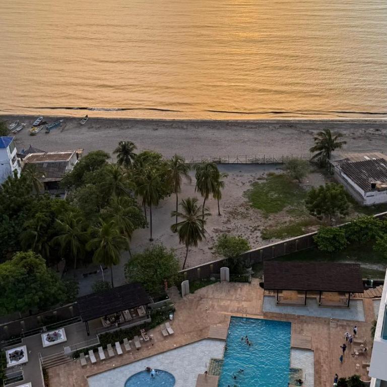 Apto con Vista al Mar, Piscinas, jacuzzis y club de playa en Reserva del Mar - Apartment - 36