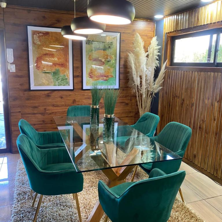 Casa con Piscina y Cama elástica - Three-Bedroom House - 66