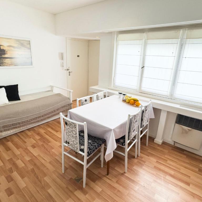 NUEVO dos ambientes a UNA cuadra del mar sobre AV COLÓN - Apartamento de 2 dormitorios - 10