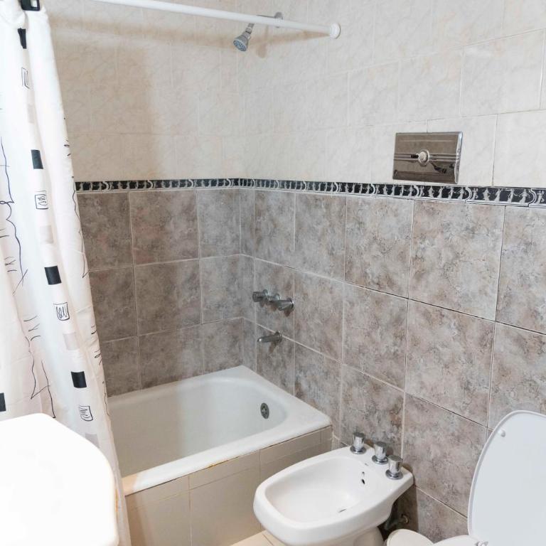 NUEVO dos ambientes a UNA cuadra del mar sobre AV COLÓN - Apartamento de 2 dormitorios - 14