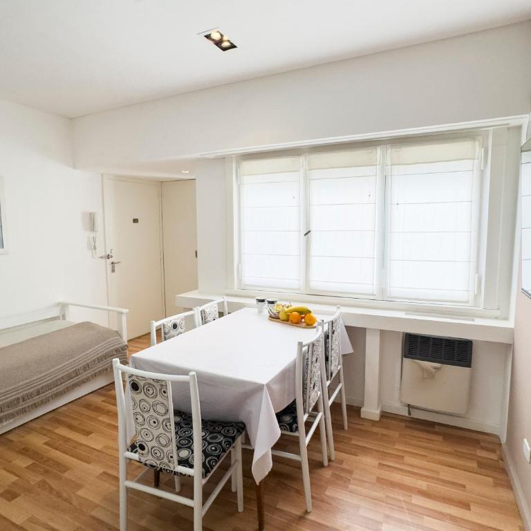 NUEVO dos ambientes a UNA cuadra del mar sobre AV COLÓN - Apartamento de 2 dormitorios - 24