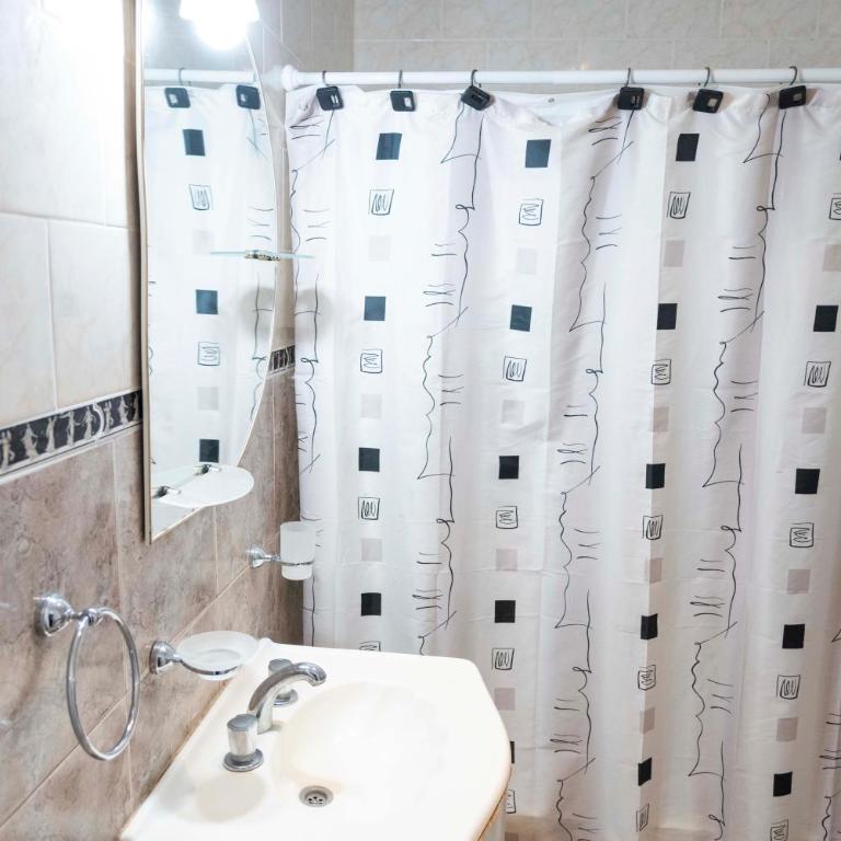 NUEVO dos ambientes a UNA cuadra del mar sobre AV COLÓN - Apartamento de 2 dormitorios - 30
