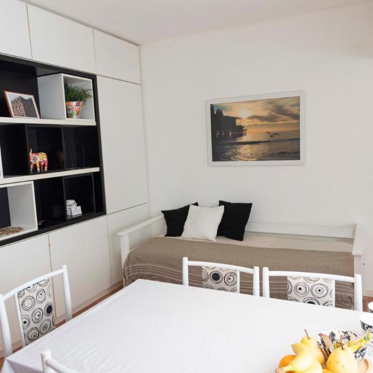 NUEVO dos ambientes a UNA cuadra del mar sobre AV COLÓN - Apartamento de 2 dormitorios - 32