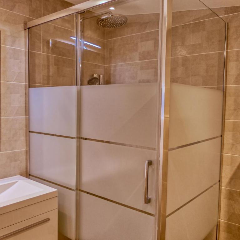 Les Chambres du Hameau , une Parenthèse Provençale - Suite Familiar - 6