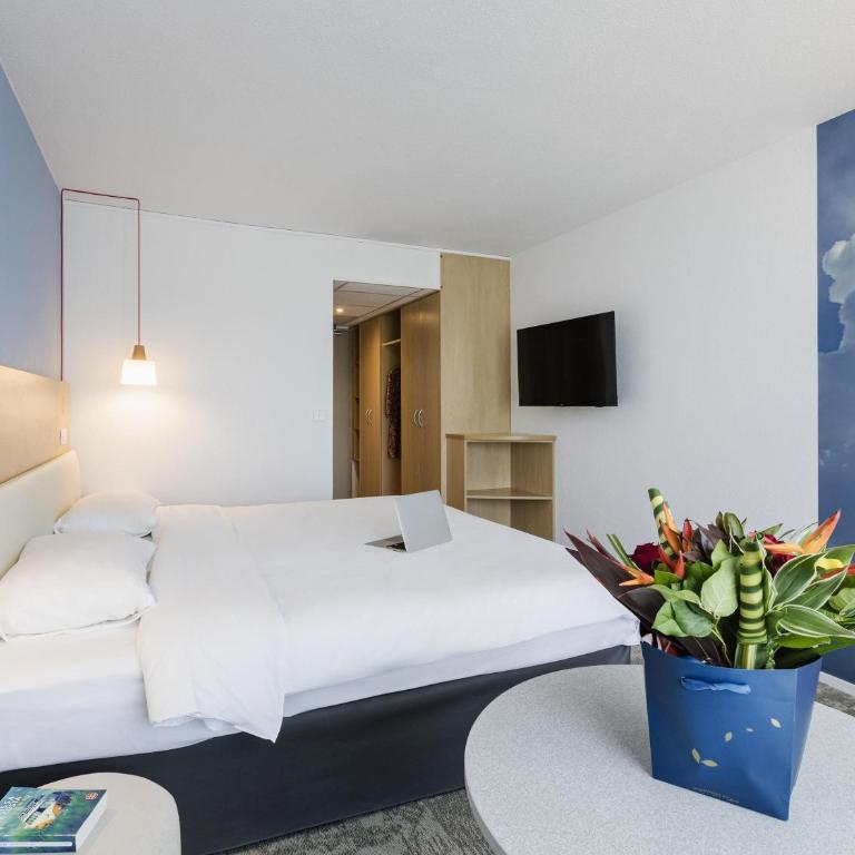 ibis Styles Aix les Bains Domaine de Marlioz - Chambre Double avec Terrasse - 3