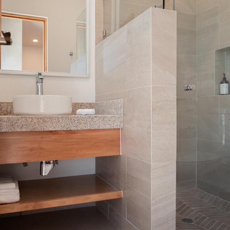 Palma Suite 302 in Downtown La Paz Downtown 2BR Suite with Parking & Pool - Two-Bedroom Apartment - 5