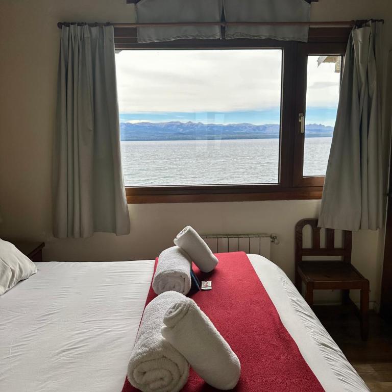 Hosteria Ventus Patagonia - Habitación Cuádruple con vistas al lago - 7