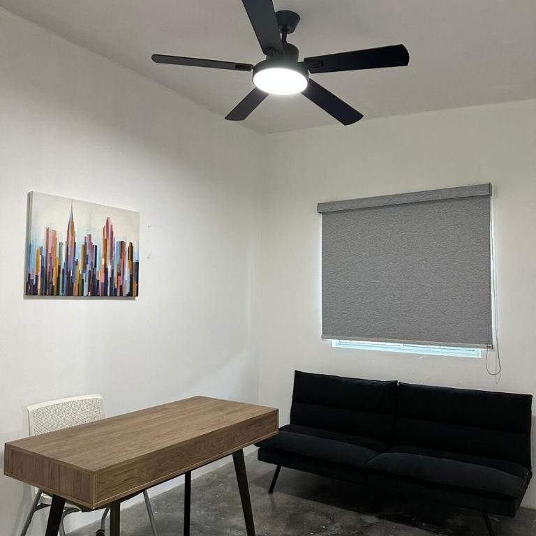Cómoda Casa en Apodaca Fracc Privado WiFi 6PPL a 10 min del Aeropuerto - Apartment - Split Level - 10