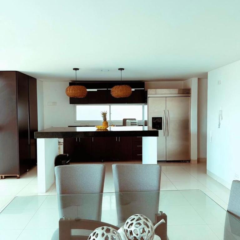 Apartamento a 10 min del Aeropuerto x7Pax - Three-Bedroom Apartment - 3