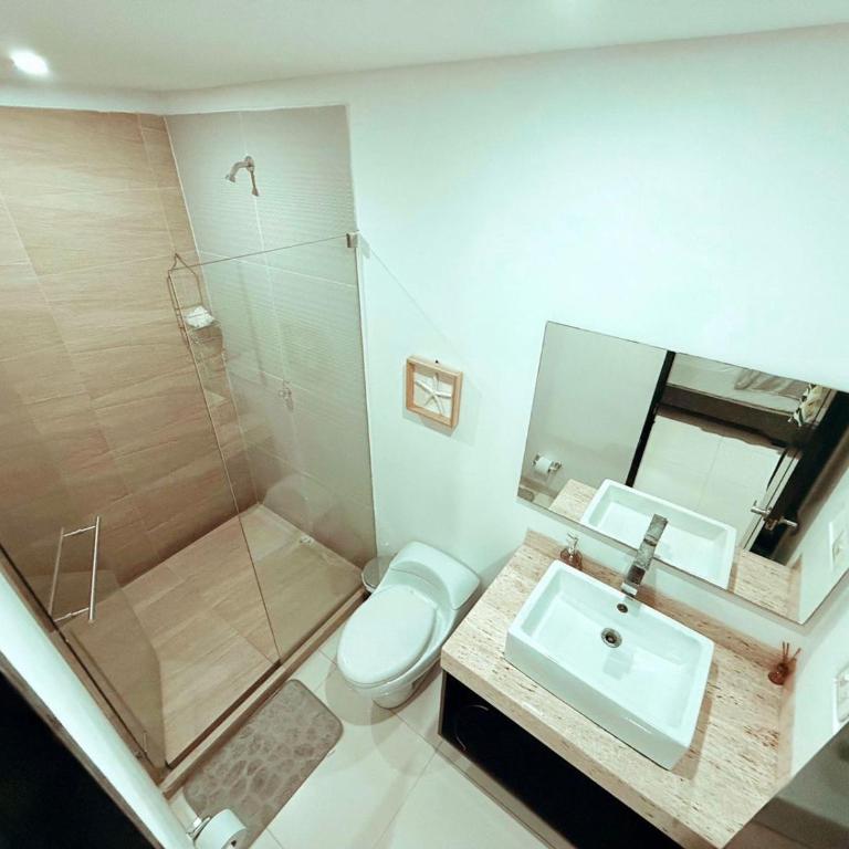 Apartamento a 10 min del Aeropuerto x7Pax - Three-Bedroom Apartment - 8