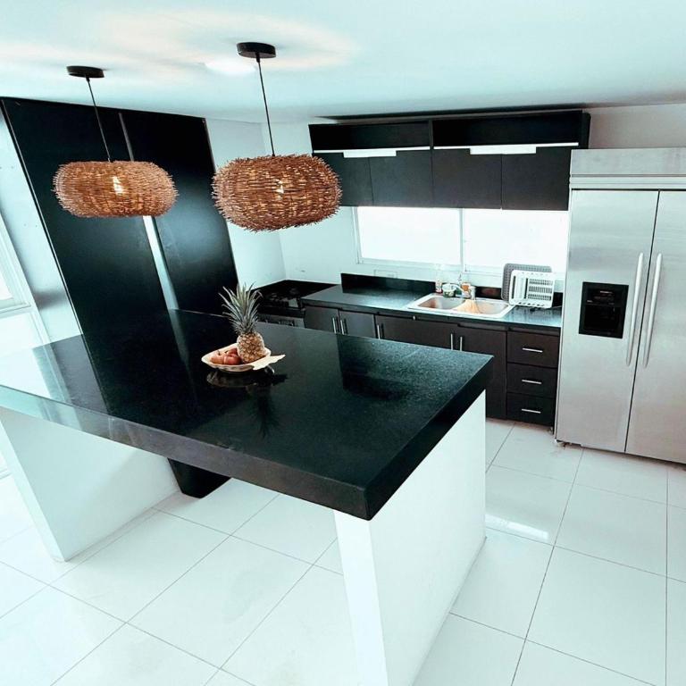 Apartamento a 10 min del Aeropuerto x7Pax - Three-Bedroom Apartment - 2