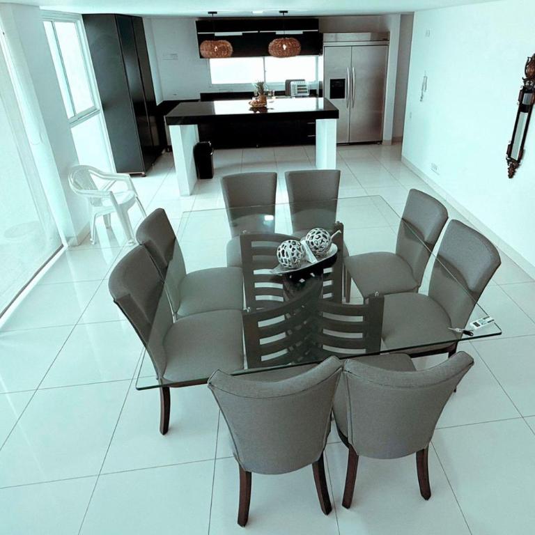 Apartamento a 10 min del Aeropuerto x7Pax - Three-Bedroom Apartment - 6