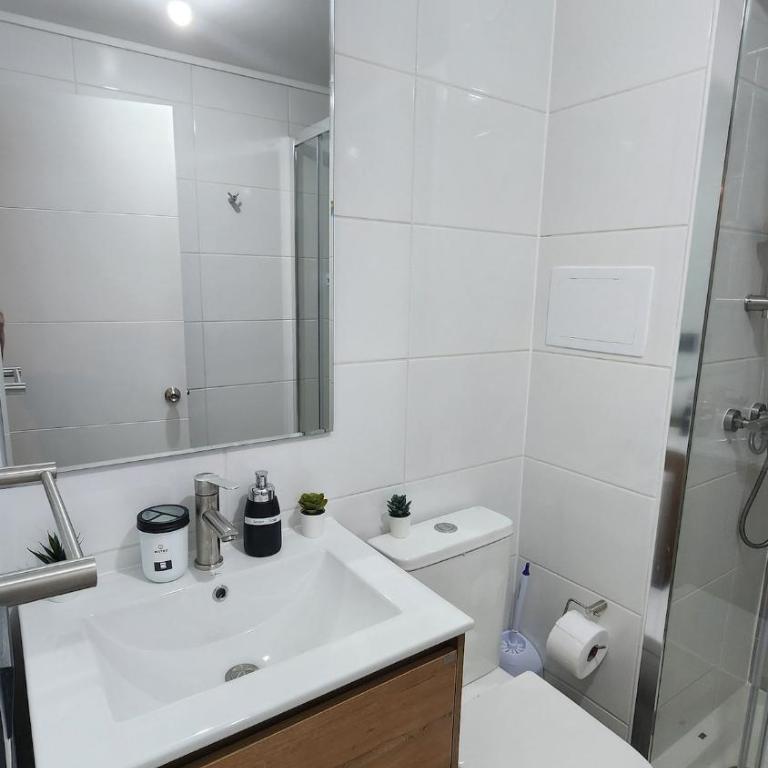 Espectacular departamento 2D2B, súper ubicación, con estacionamiento - Apartamento de 2 dormitorios - 3