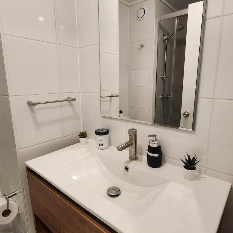 Espectacular departamento 2D2B, súper ubicación, con estacionamiento - Apartamento de 2 dormitorios - 8