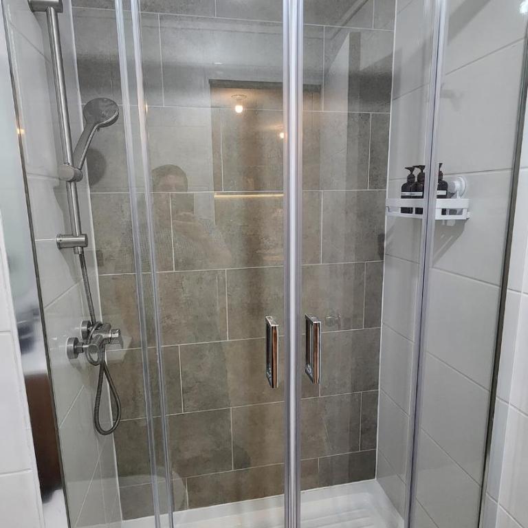 Espectacular departamento 2D2B, súper ubicación, con estacionamiento - Apartamento de 2 dormitorios - 12