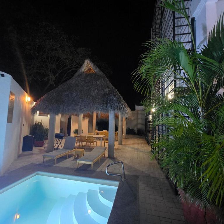 Bucerias Beauty by sport park east side walk to beach - Apartamento de 3 dormitorios - 12