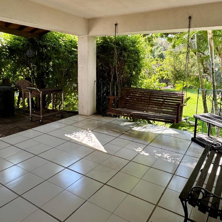 Casa con hermoso jardín y terraza - Three-Bedroom Vacation Home - 13