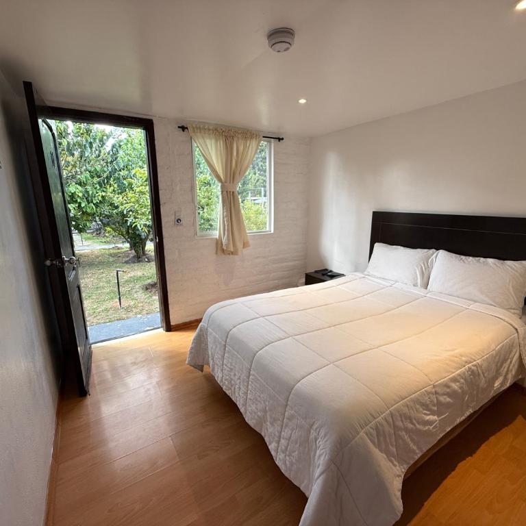 Springhills Quito Airport - Habitación Doble con baño privado - 1