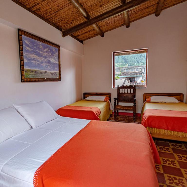 Hotel Kantarrana Urbana Jardin - Deluxe Family Room - 1