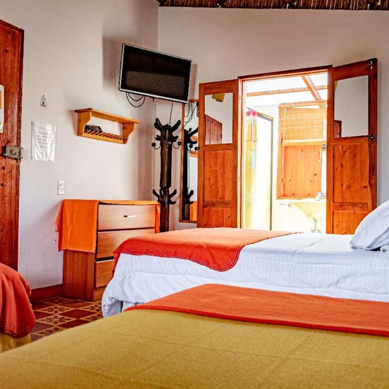 Hotel Kantarrana Urbana Jardin - Deluxe Family Room - 4